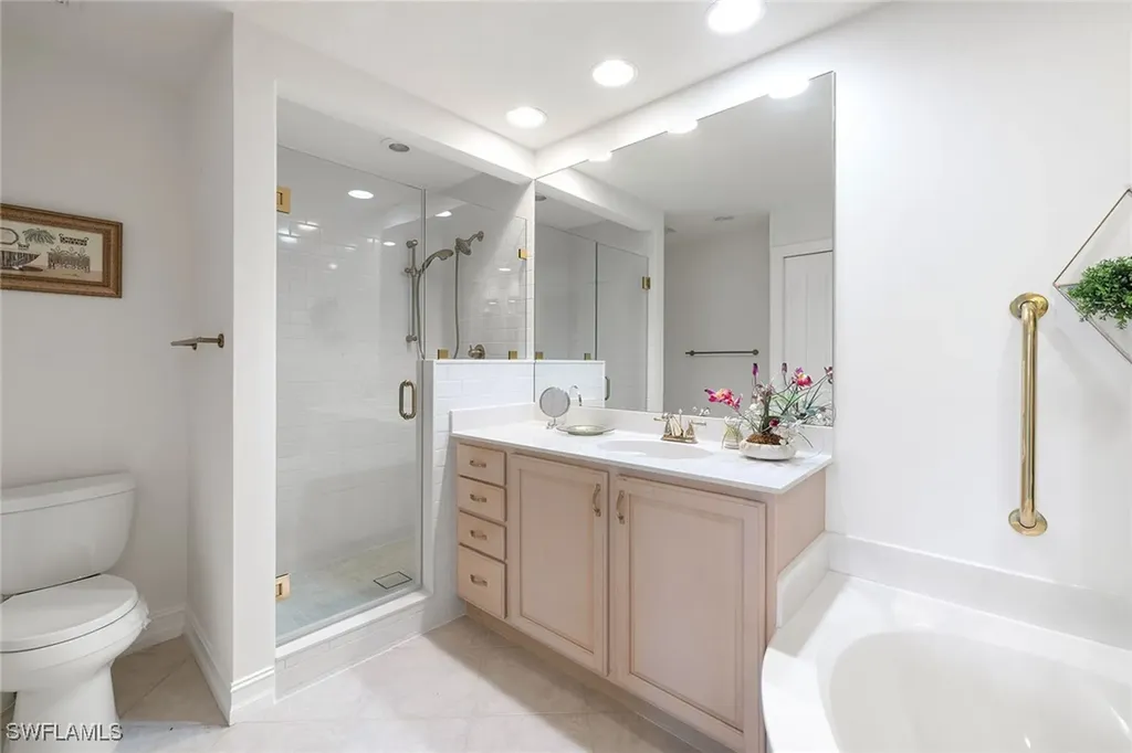 8177 Saratoga Drive Naples FL 34113