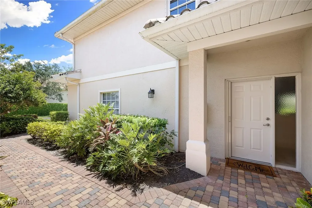 8177 Saratoga Drive Naples FL 34113