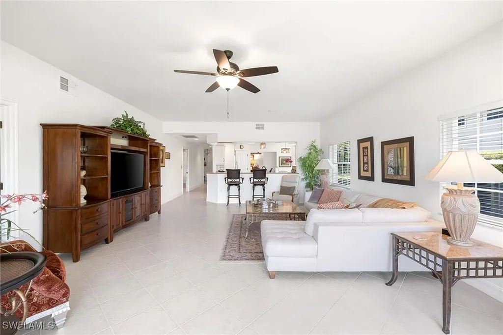 8177 Saratoga Drive Naples FL 34113