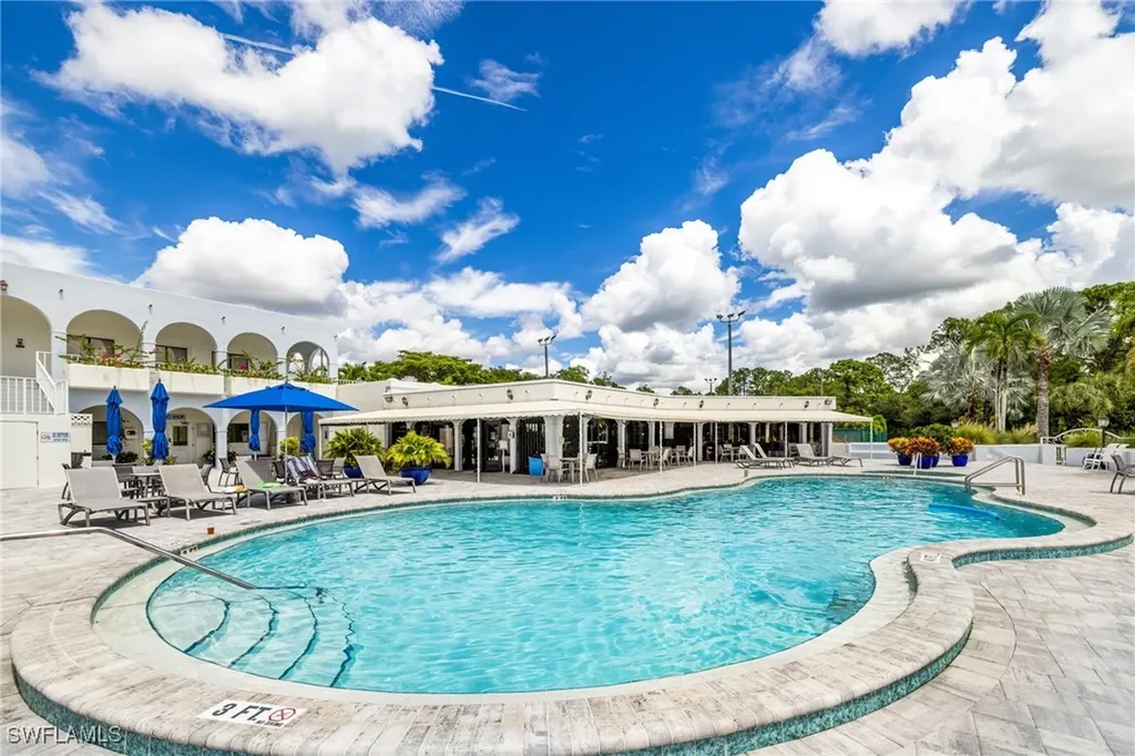 3320 Olympic Drive Naples FL 34105
