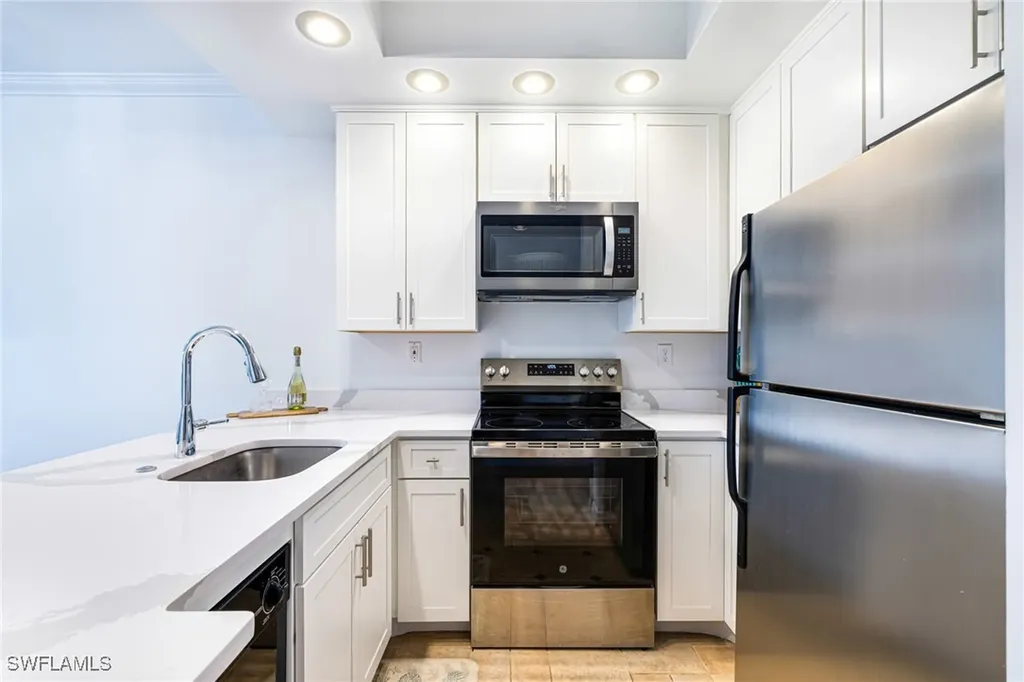 3320 Olympic Drive Naples FL 34105