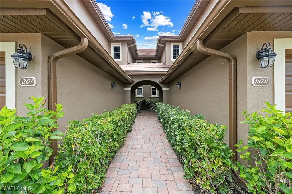6669 Alden Woods Circle Naples FL 34113
