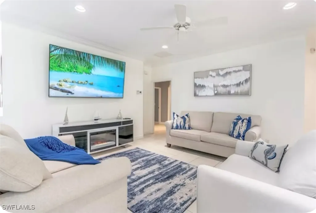 593 106th Avenue N Naples FL 34108