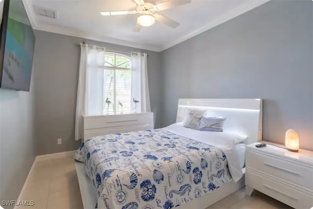 593 106th Avenue N Naples FL 34108