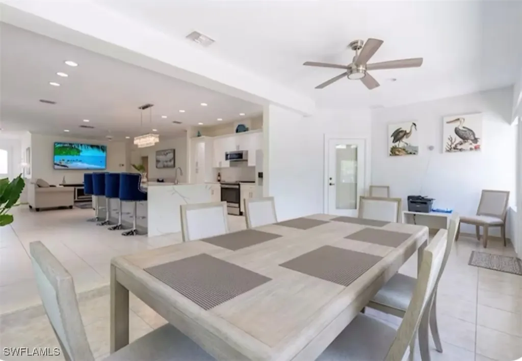 593 106th Avenue N Naples FL 34108