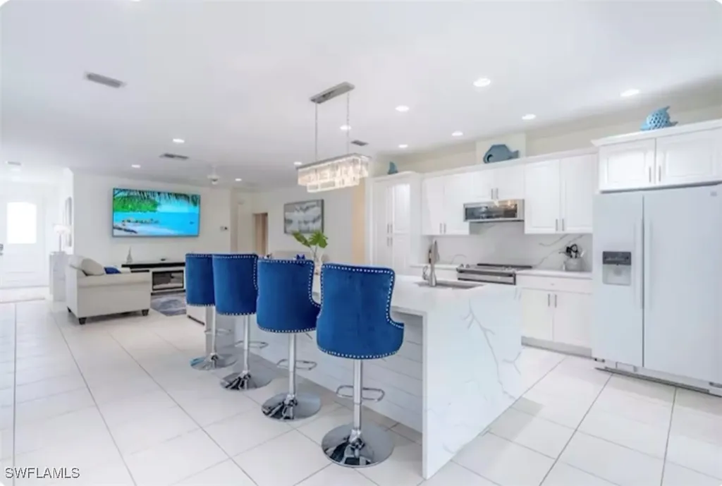 593 106th Avenue N Naples FL 34108