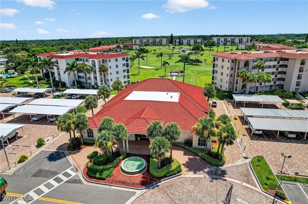 29 High Point Circle E Naples FL 34103