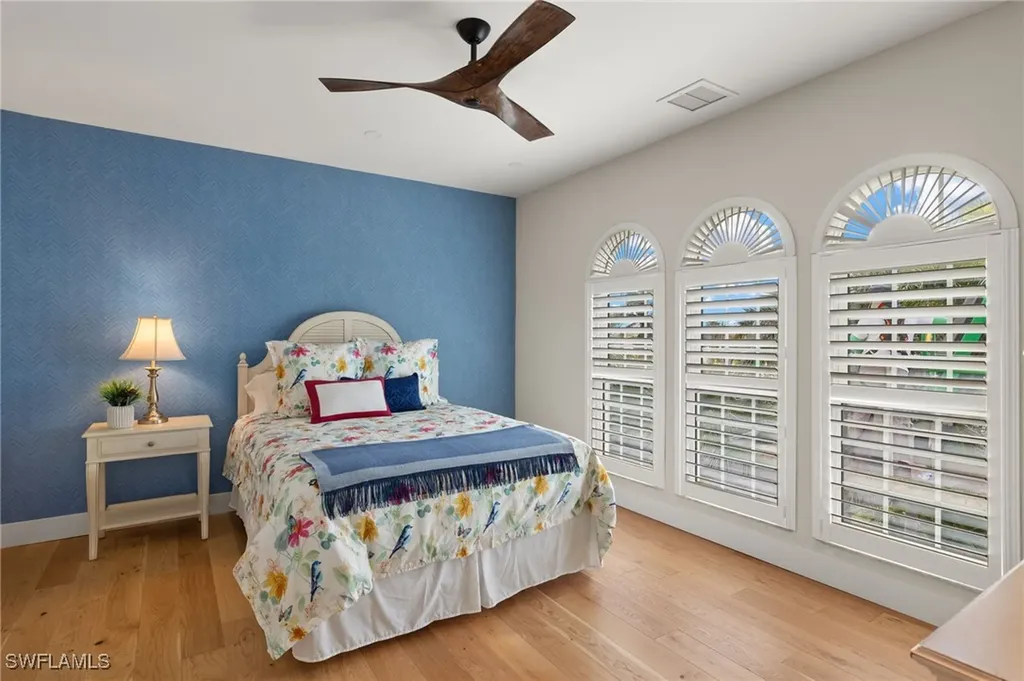 4460 Yacht Harbor Drive Naples FL 34112