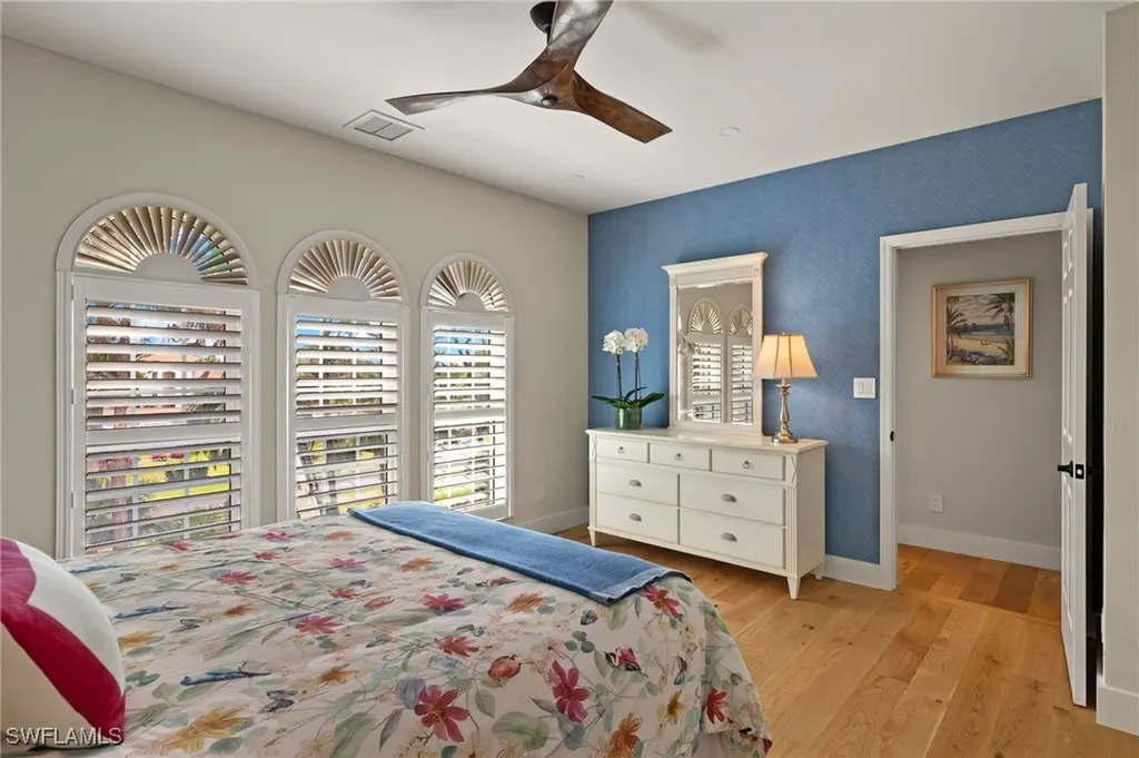 4460 Yacht Harbor Drive Naples FL 34112