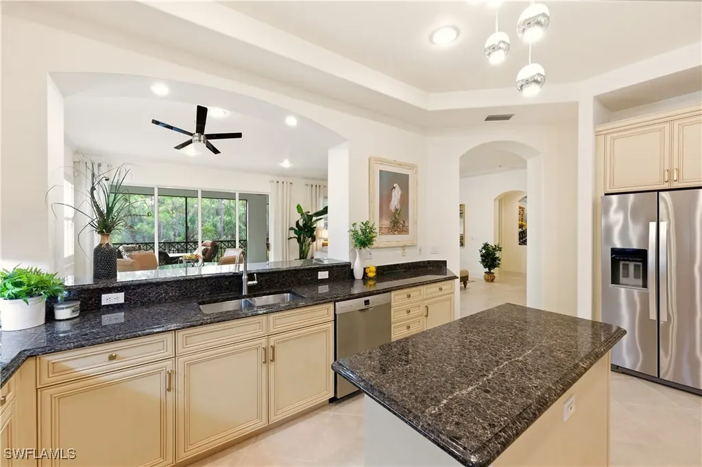 2843 Tiburon Boulevard E Naples FL 34109