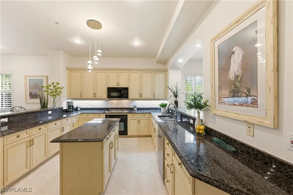 2843 Tiburon Boulevard E Naples FL 34109