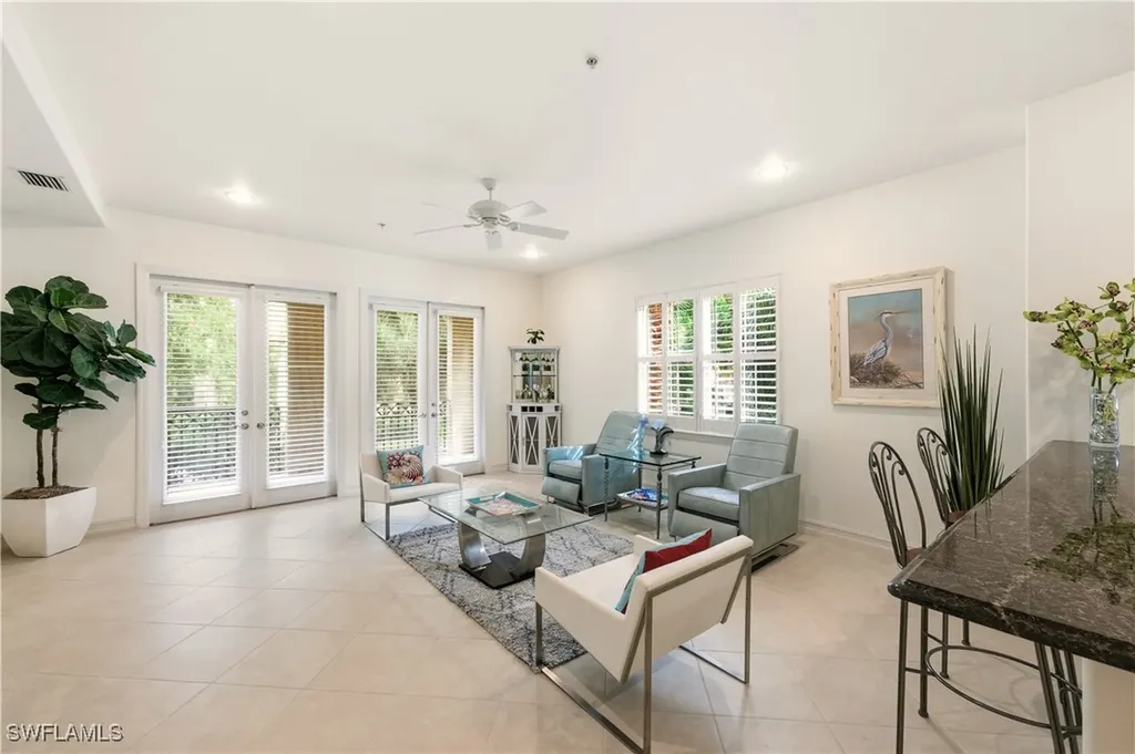 2843 Tiburon Boulevard E Naples FL 34109