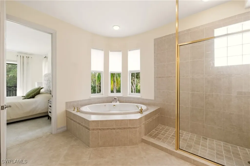2843 Tiburon Boulevard E Naples FL 34109
