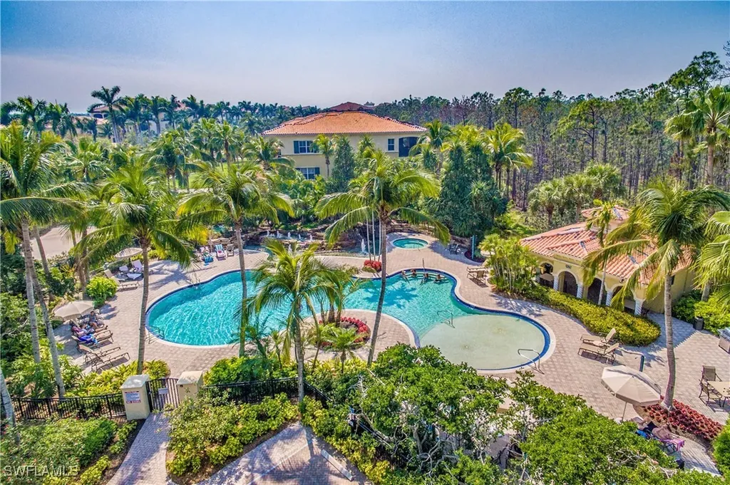 2843 Tiburon Boulevard E Naples FL 34109