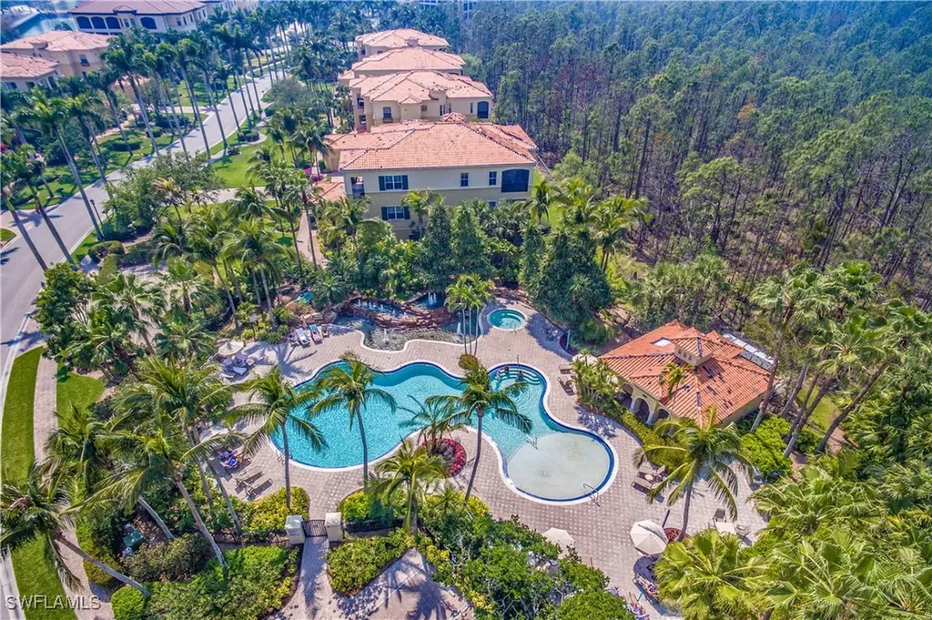 2843 Tiburon Boulevard E Naples FL 34109