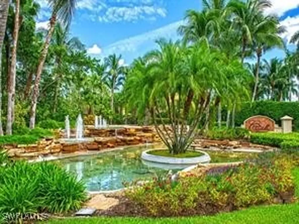 2843 Tiburon Boulevard E Naples FL 34109