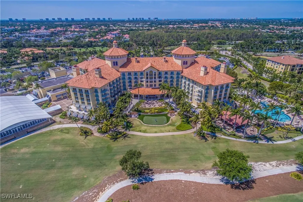 2843 Tiburon Boulevard E Naples FL 34109
