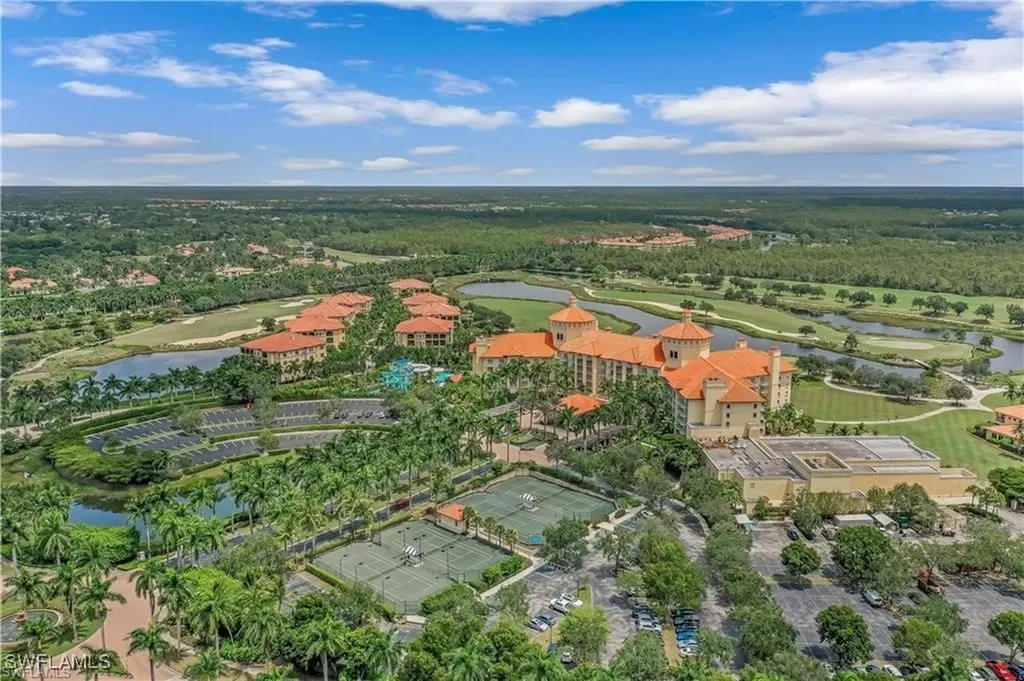 2843 Tiburon Boulevard E Naples FL 34109
