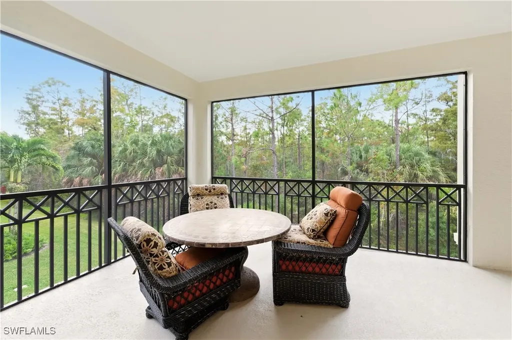 2843 Tiburon Boulevard E Naples FL 34109