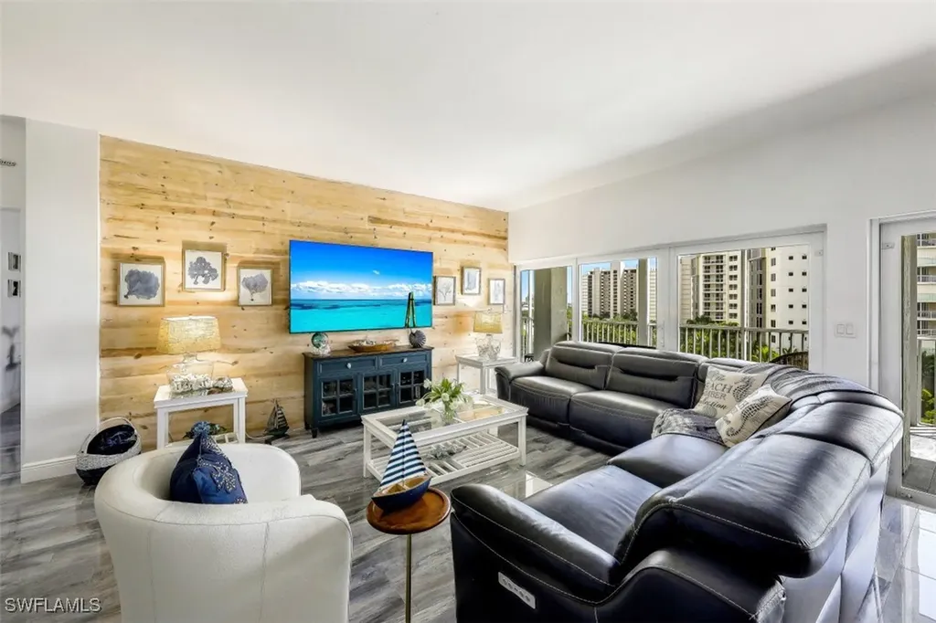 1 Bluebill Avenue Naples FL 34108