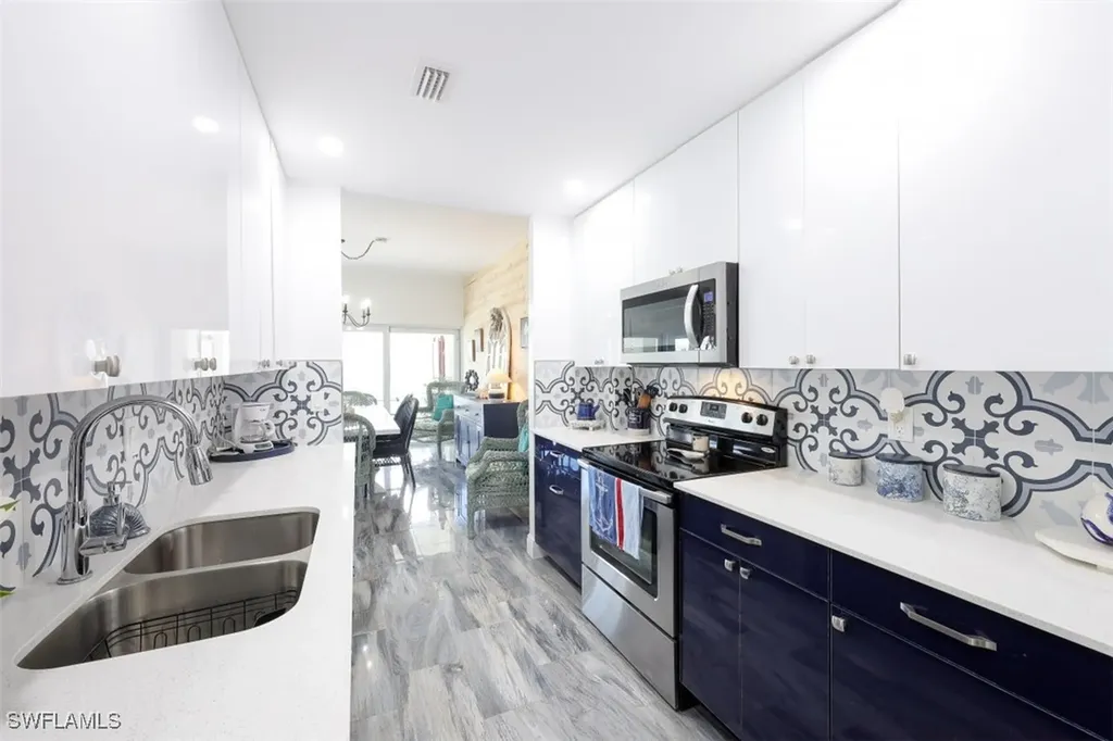 1 Bluebill Avenue Naples FL 34108