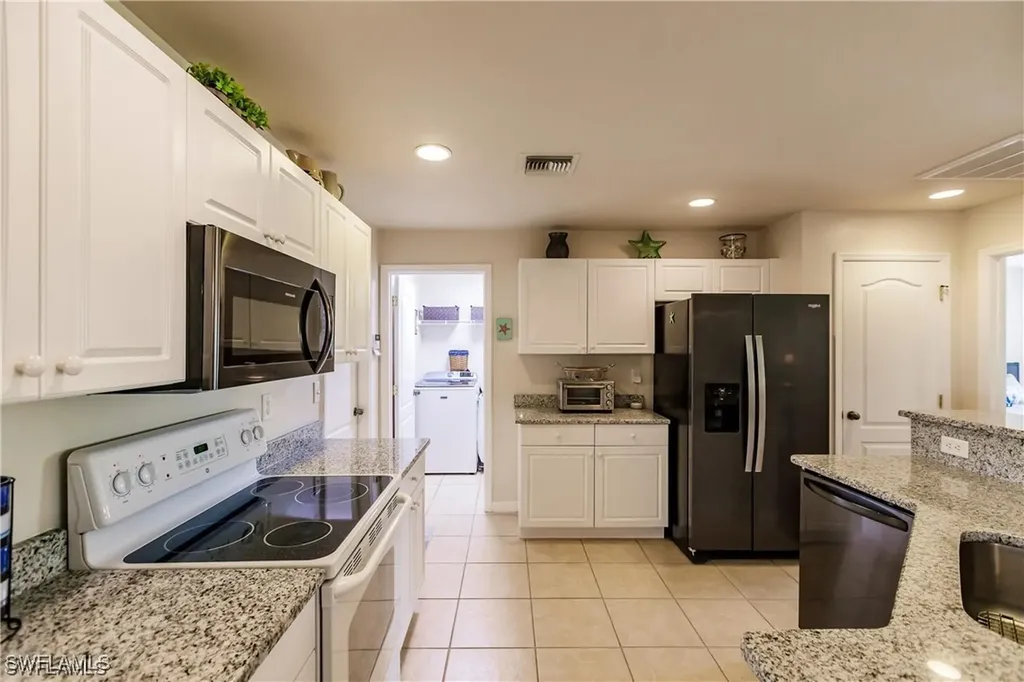 1809 NE 12th Place Cape Coral FL 33909