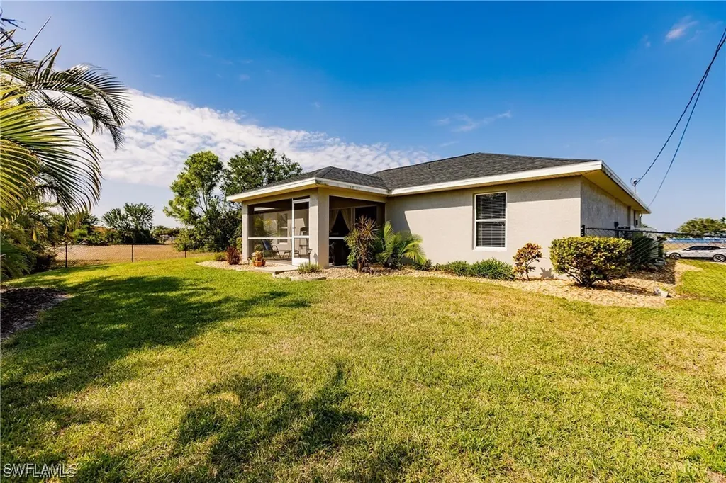 1809 NE 12th Place Cape Coral FL 33909
