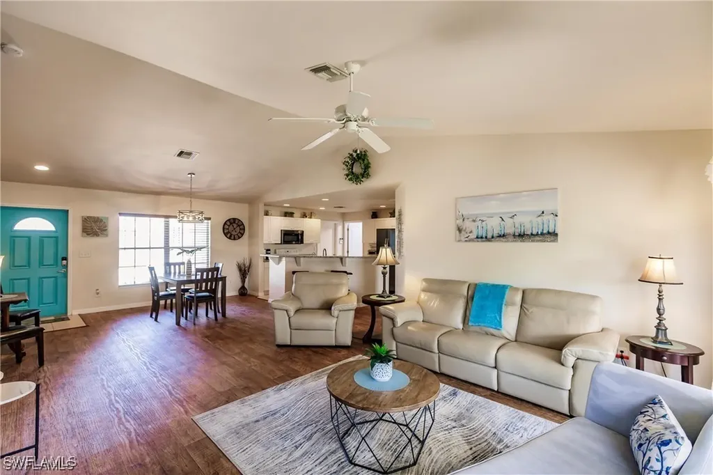 1809 NE 12th Place Cape Coral FL 33909