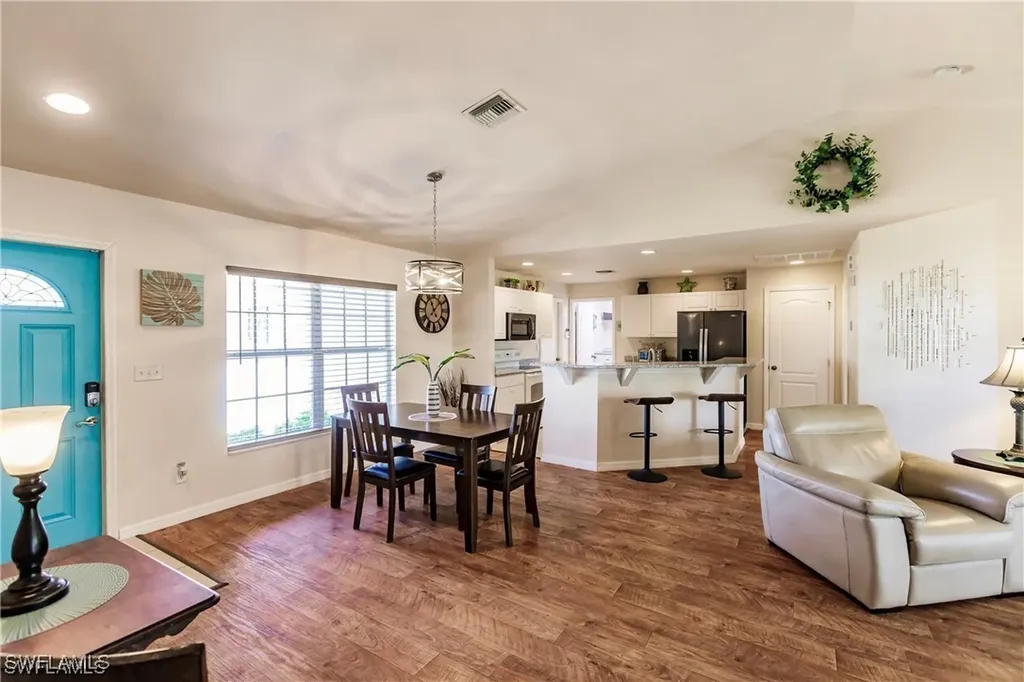 1809 NE 12th Place Cape Coral FL 33909