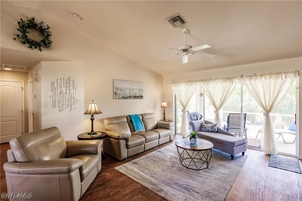 1809 NE 12th Place Cape Coral FL 33909
