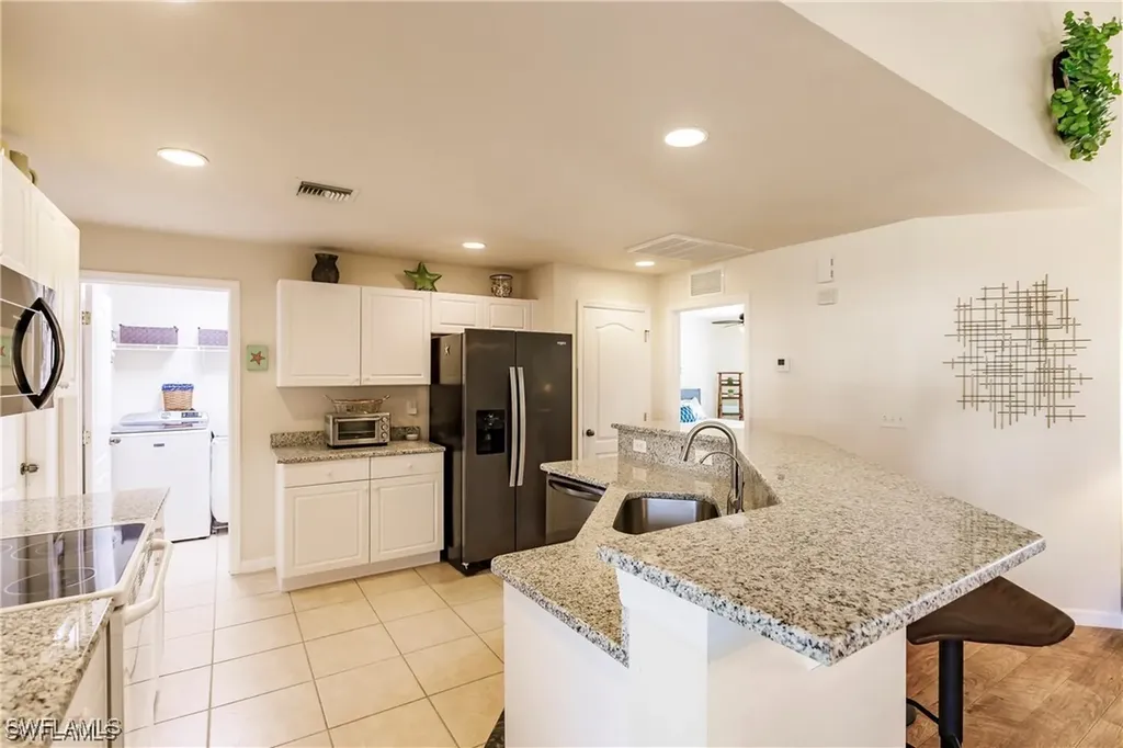 1809 NE 12th Place Cape Coral FL 33909