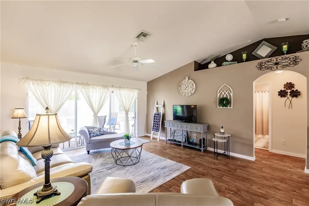 1809 NE 12th Place Cape Coral FL 33909