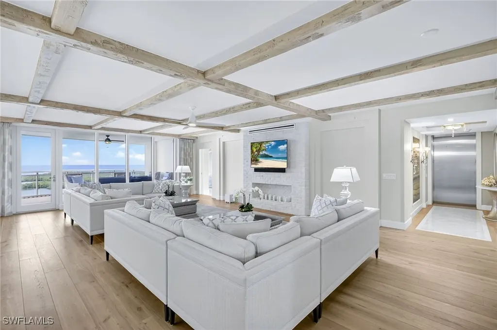 13915 Old Coast Road Naples FL 34110