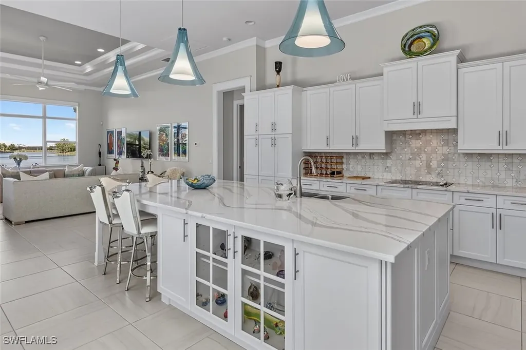 6387 Warwick Avenue Naples FL 34113