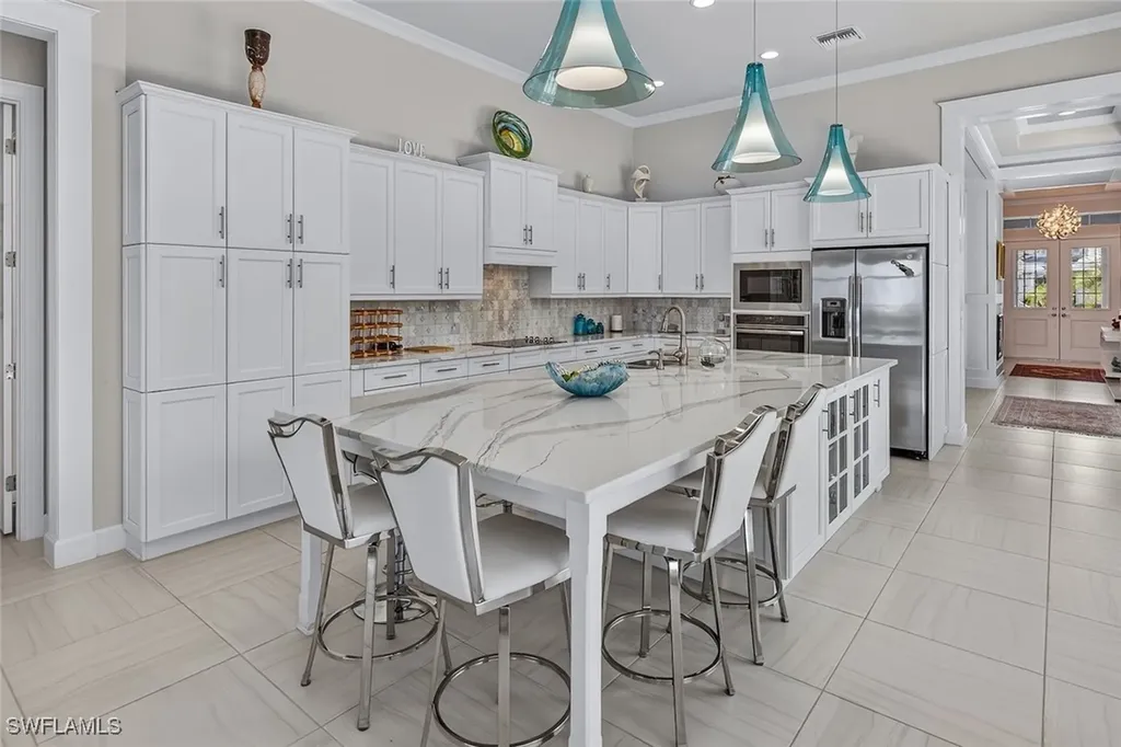 6387 Warwick Avenue Naples FL 34113