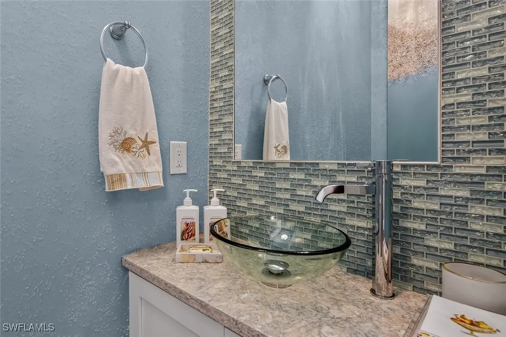 6387 Warwick Avenue Naples FL 34113
