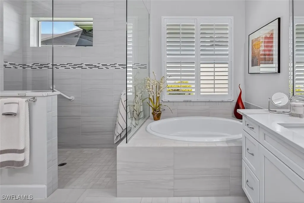 6387 Warwick Avenue Naples FL 34113
