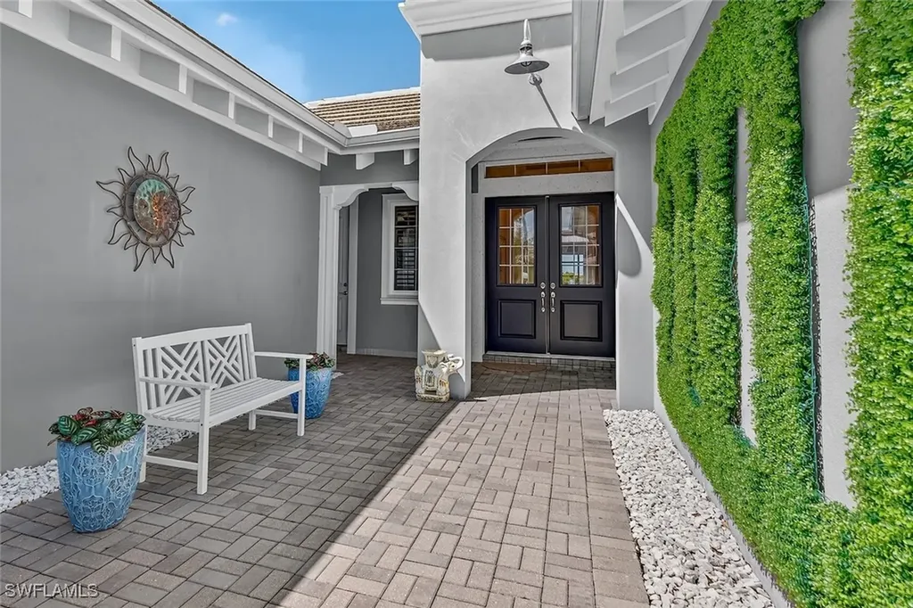 6387 Warwick Avenue Naples FL 34113
