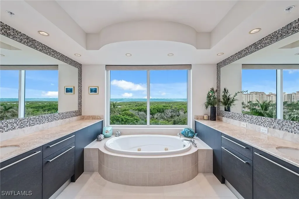 13675 Vanderbilt Drive Naples FL 34110