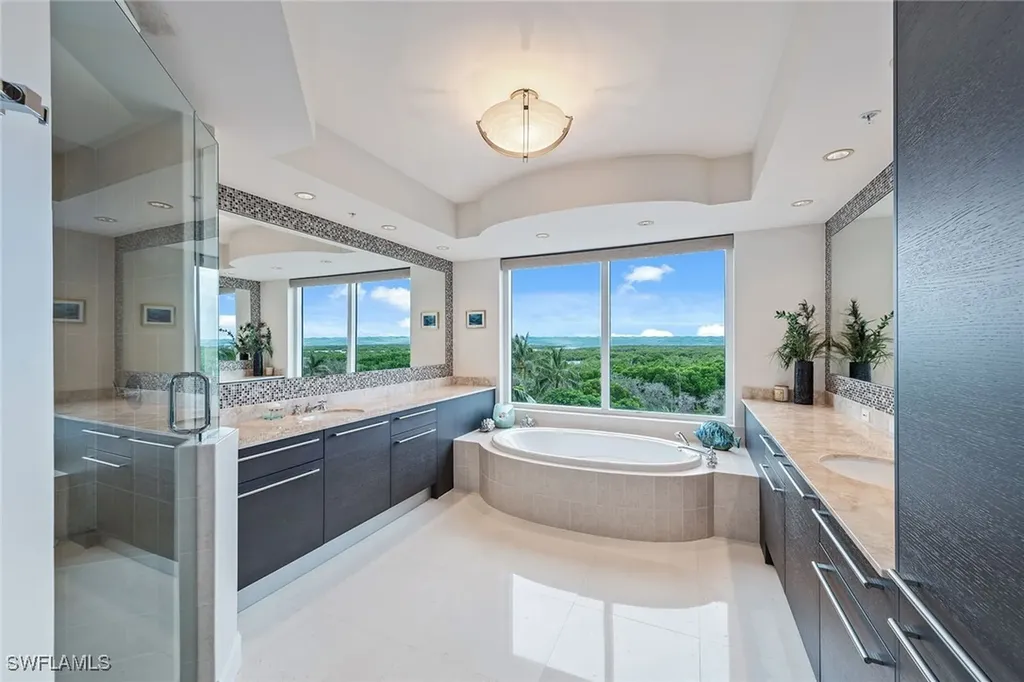 13675 Vanderbilt Drive Naples FL 34110