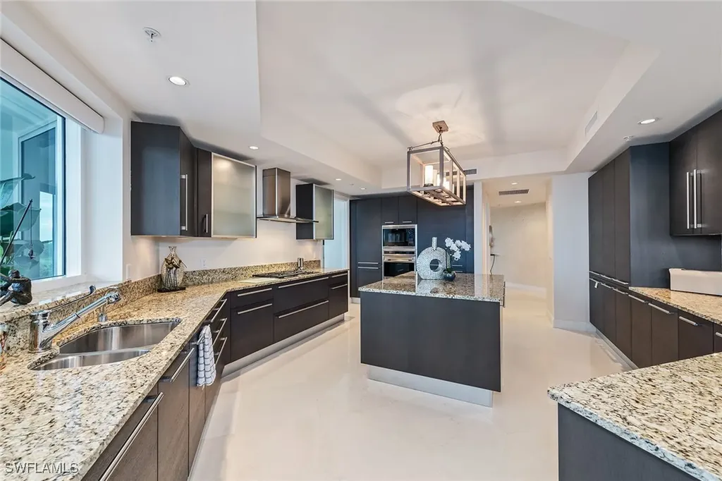 13675 Vanderbilt Drive Naples FL 34110