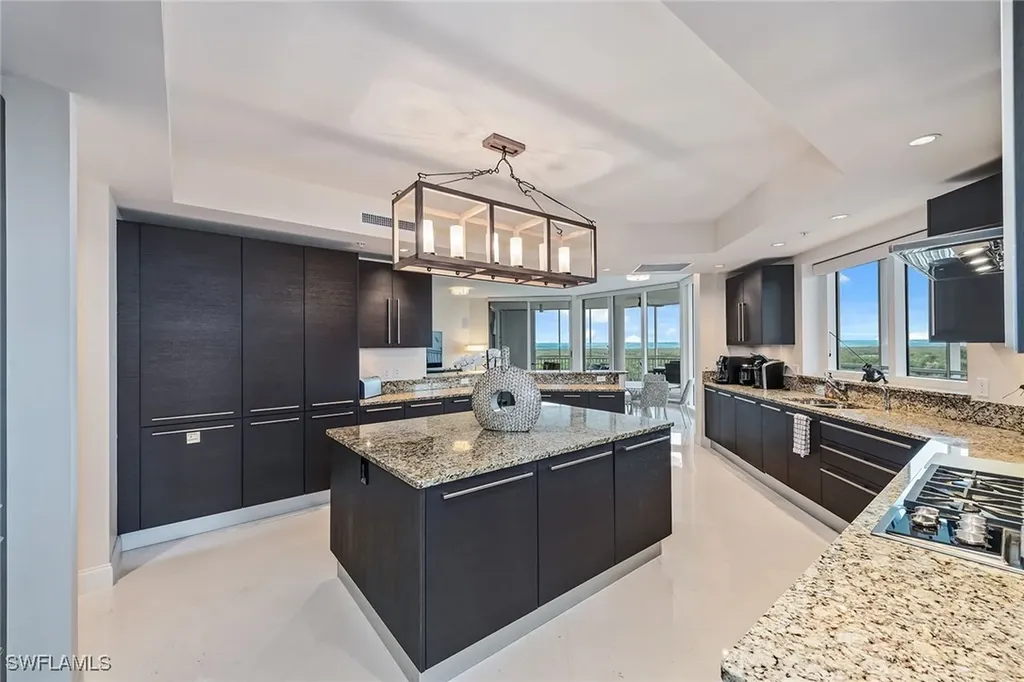 13675 Vanderbilt Drive Naples FL 34110