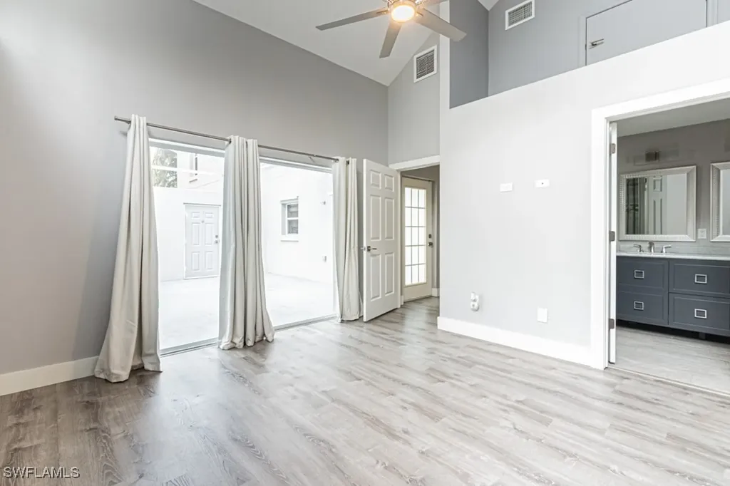 4544 Court Way Naples FL 34109