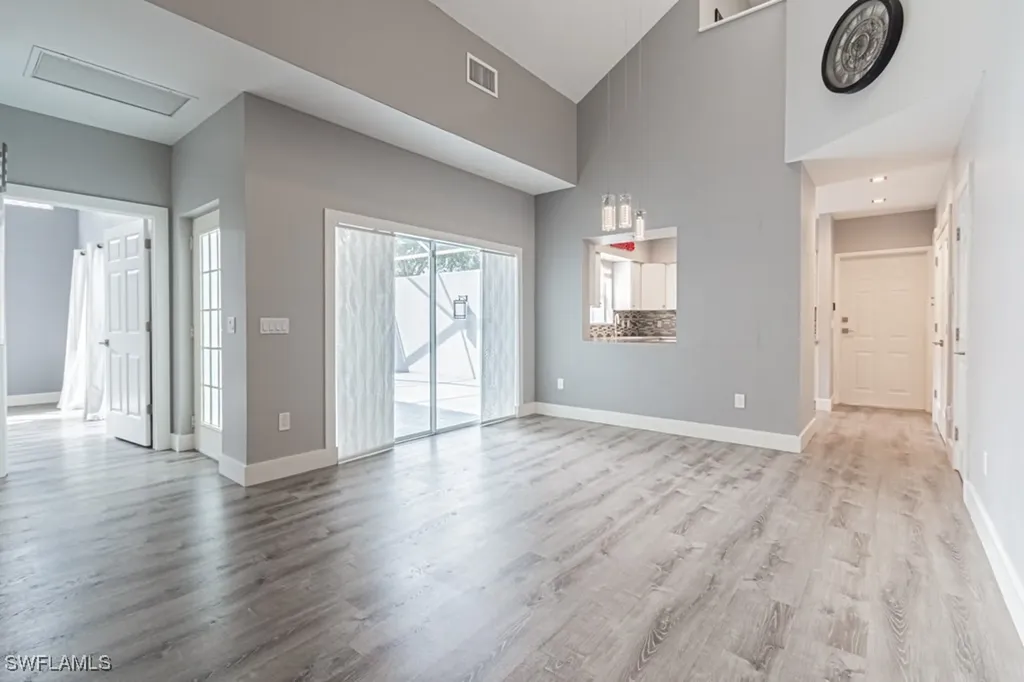 4544 Court Way Naples FL 34109