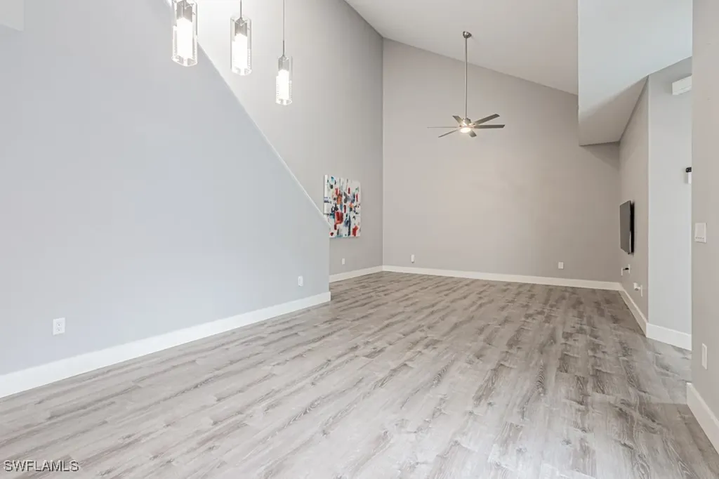 4544 Court Way Naples FL 34109