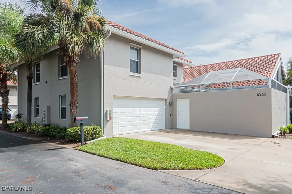 4544 Court Way Naples FL 34109
