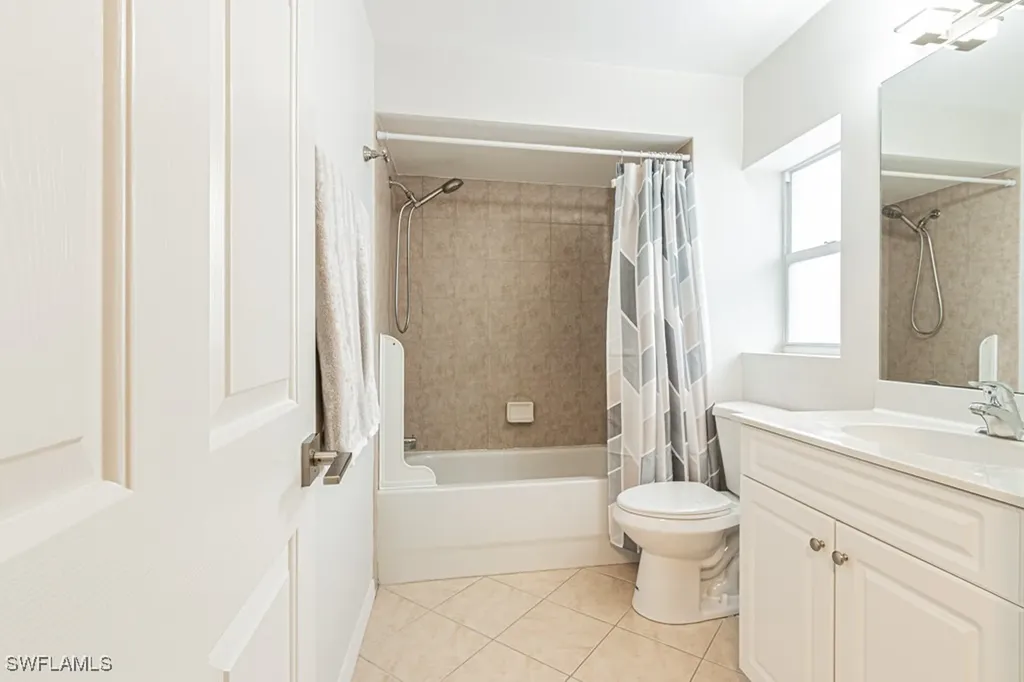 4544 Court Way Naples FL 34109