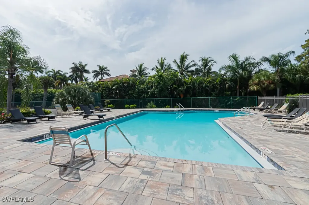4544 Court Way Naples FL 34109