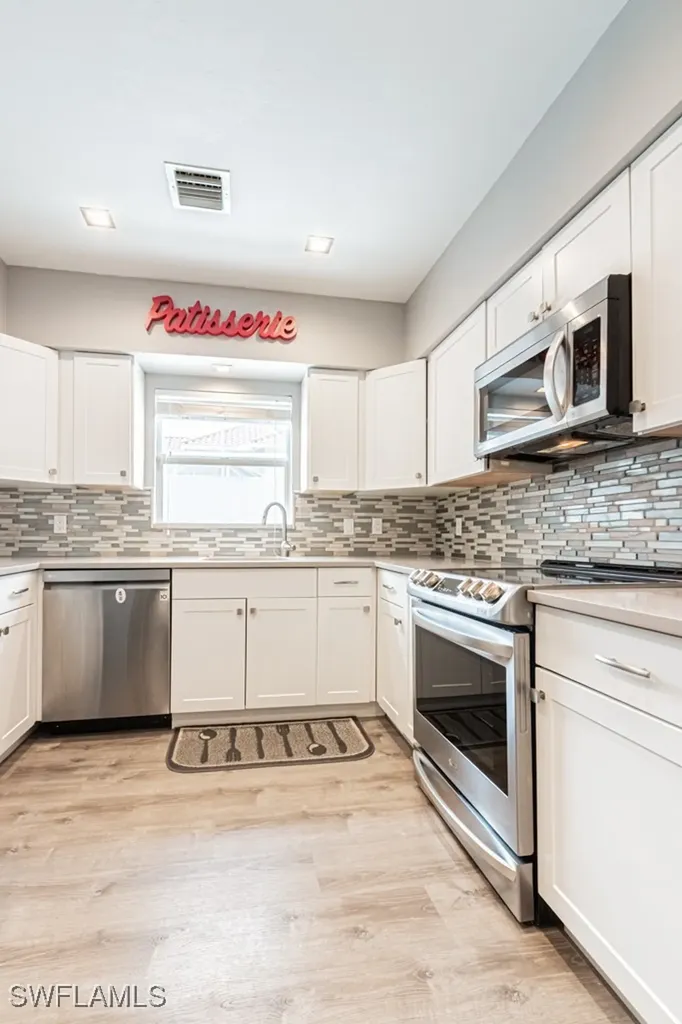 4544 Court Way Naples FL 34109