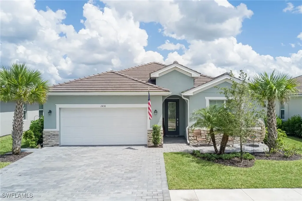 2438 Orchard Street Naples FL 34120